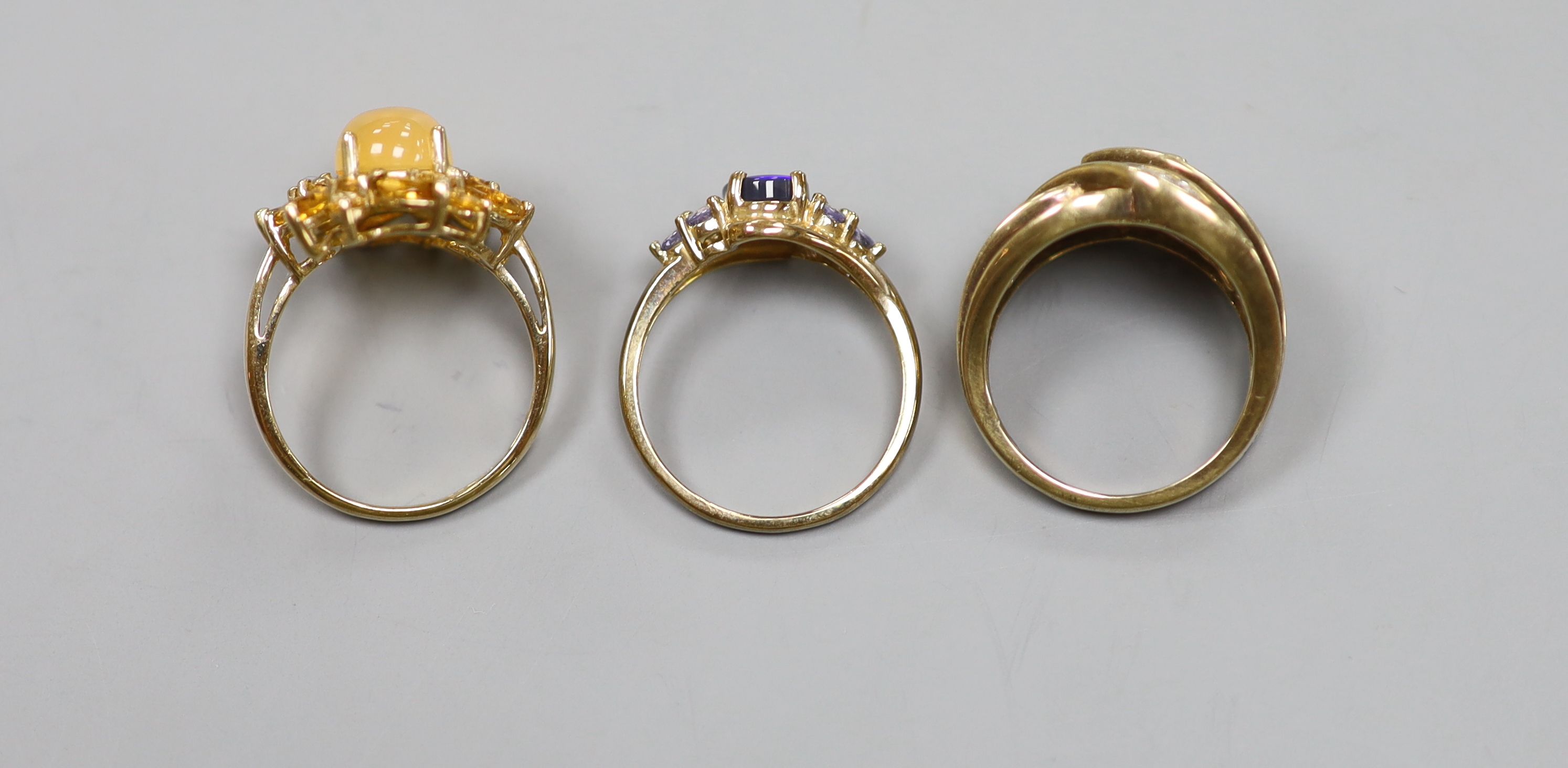 Three 9ct gold rings